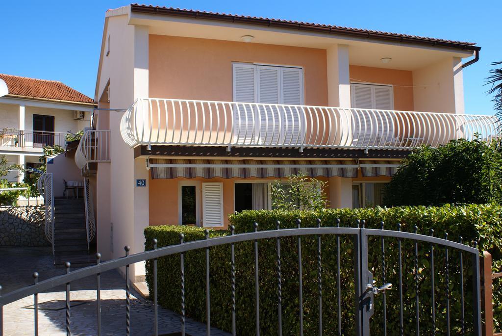 Apartment Anka D Krk Town Extérieur photo